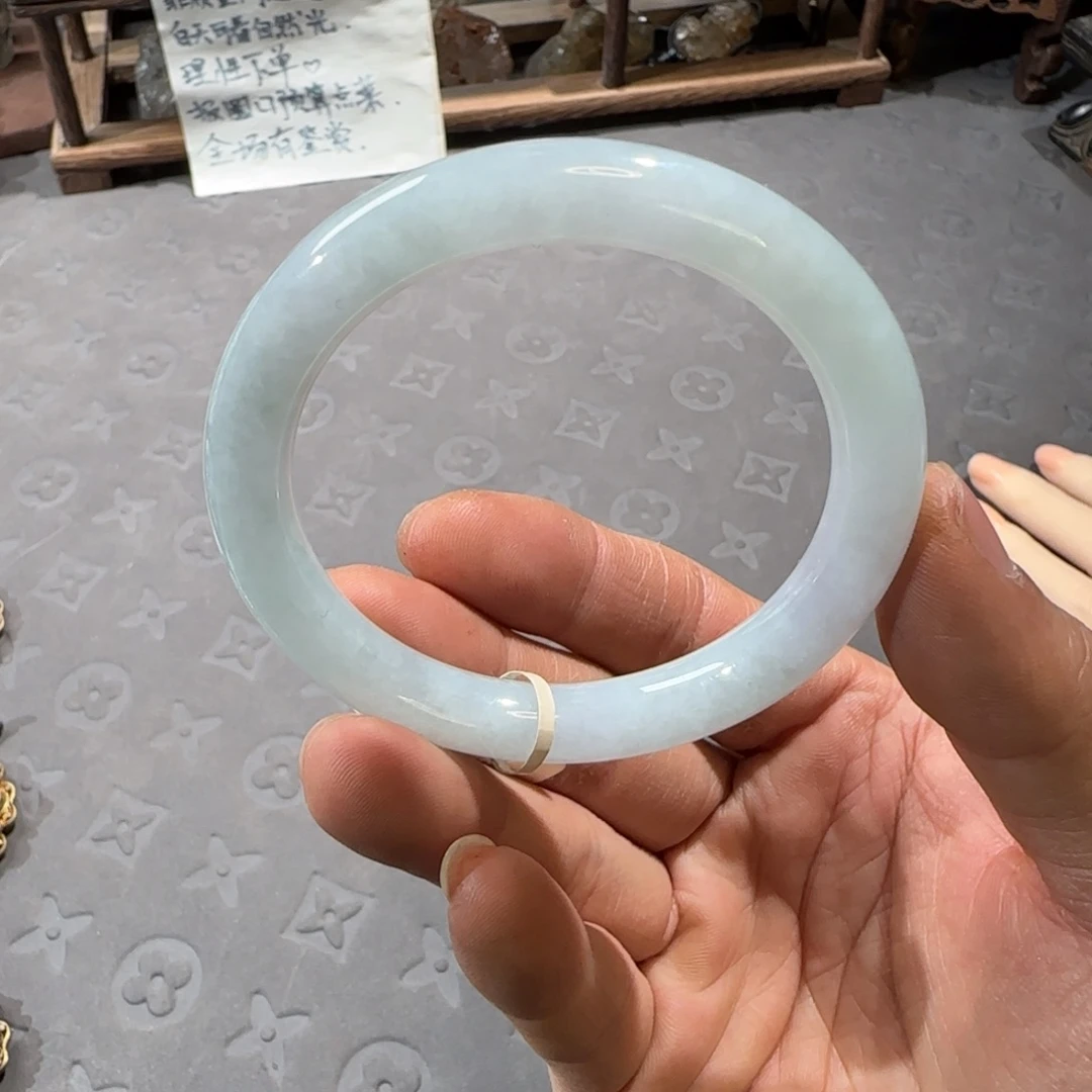 翡翠未镶嵌手镯53.8圆条