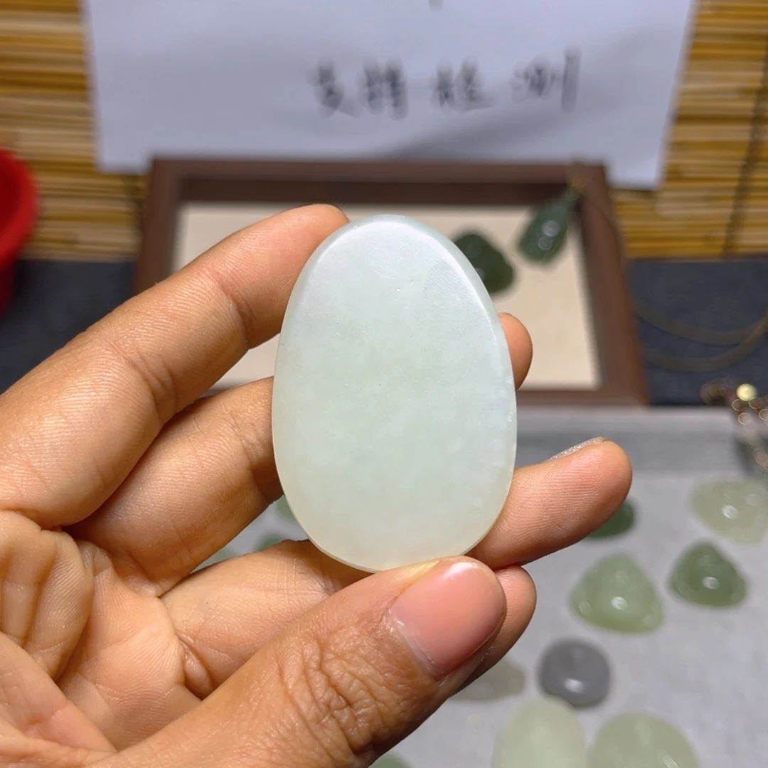 秋***恋颈饰未镶嵌和田玉