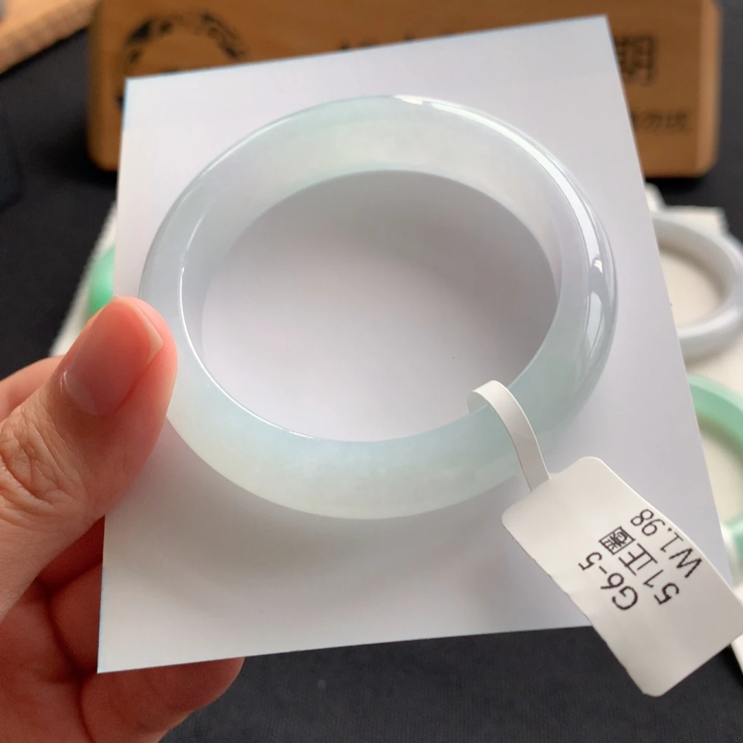 翡翠未镶嵌手镯翡翠