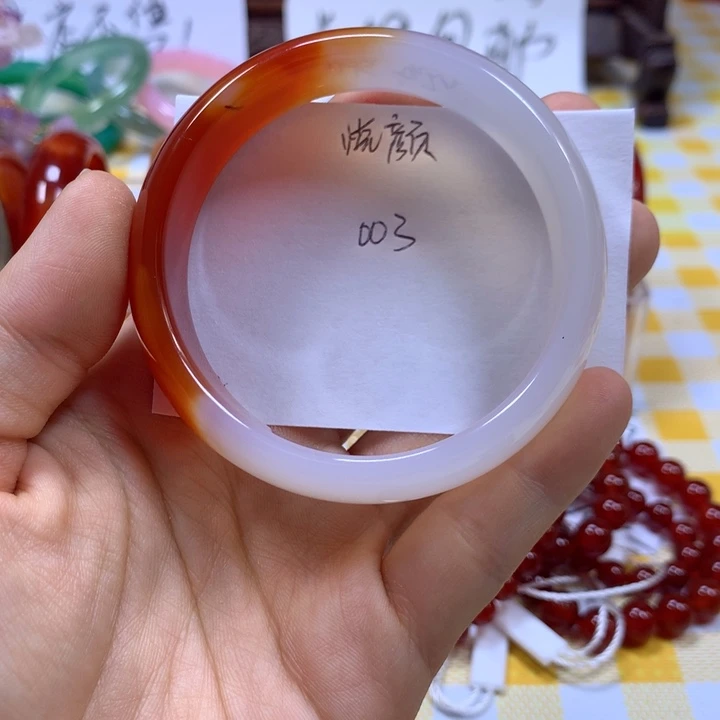 玛瑙/玉髓手镯未镶嵌?*颜