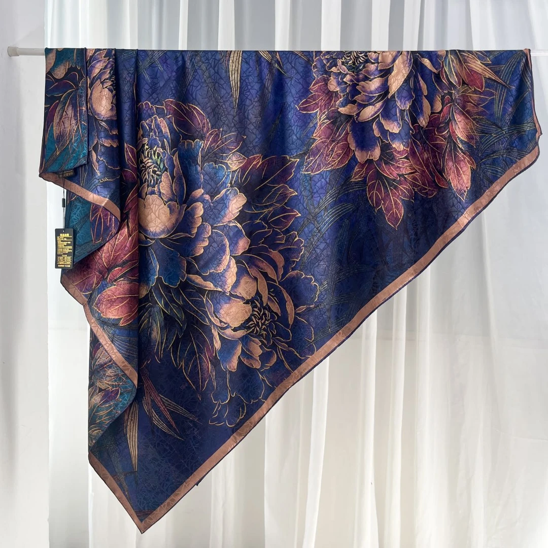 F02上海故事烟紫牡丹140大方巾女士时尚轻奢围巾百搭