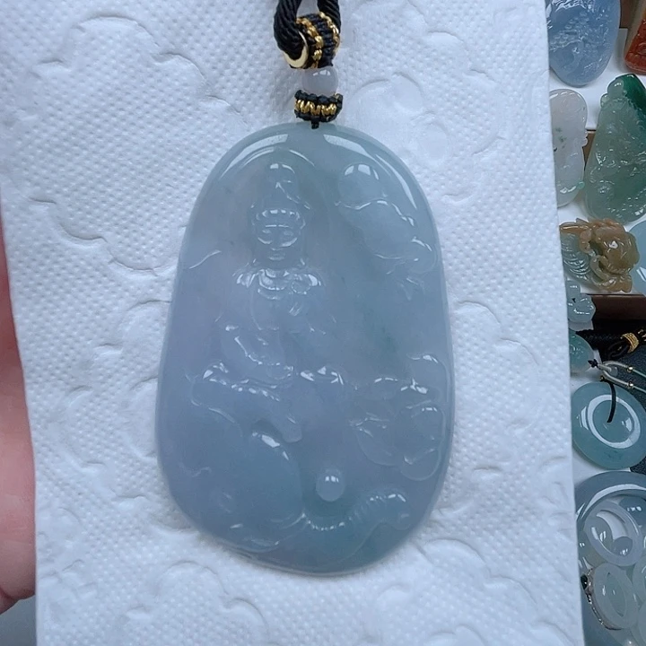 陌***：吊坠(不含链)未镶嵌翡翠