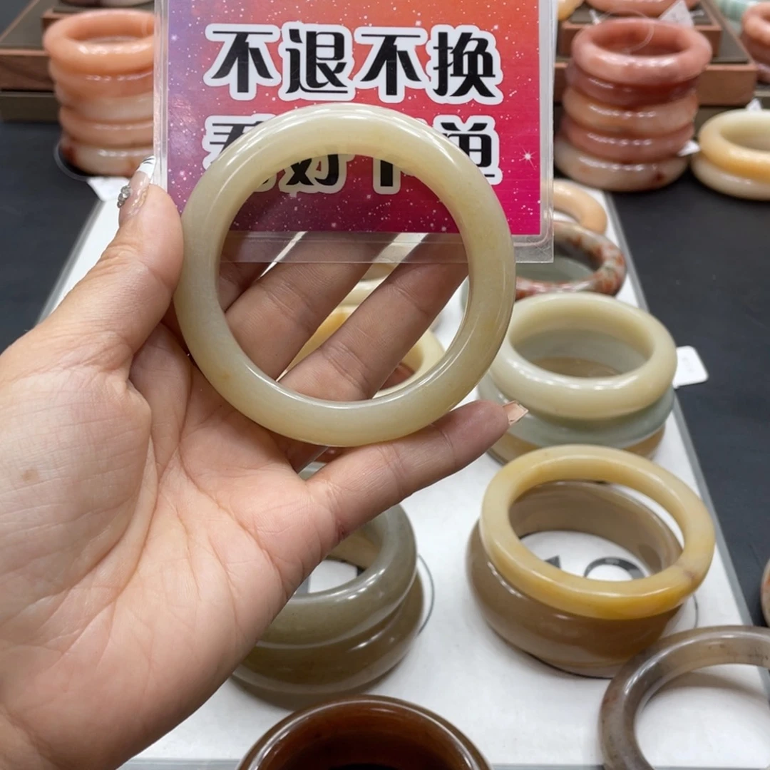 石英岩玉手镯未镶嵌親*
