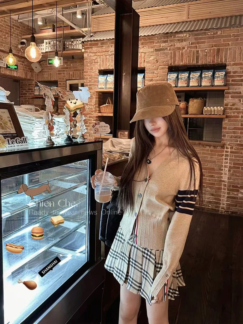 千金感毛衣针织开衫秋撞色条纹收腰小香风上衣两件套