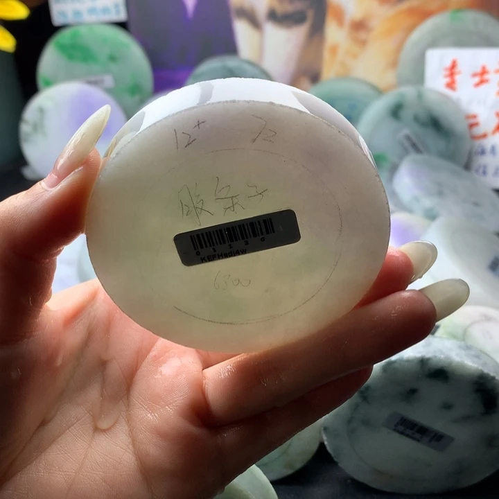 定制翡翠未镶嵌手镯