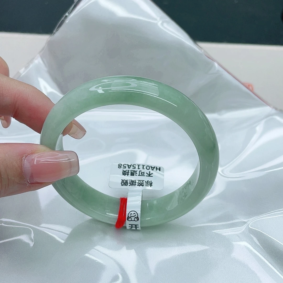 翡翠手镯未镶嵌正56