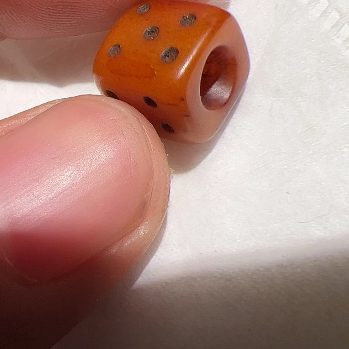 玻璃颈饰你在一起的