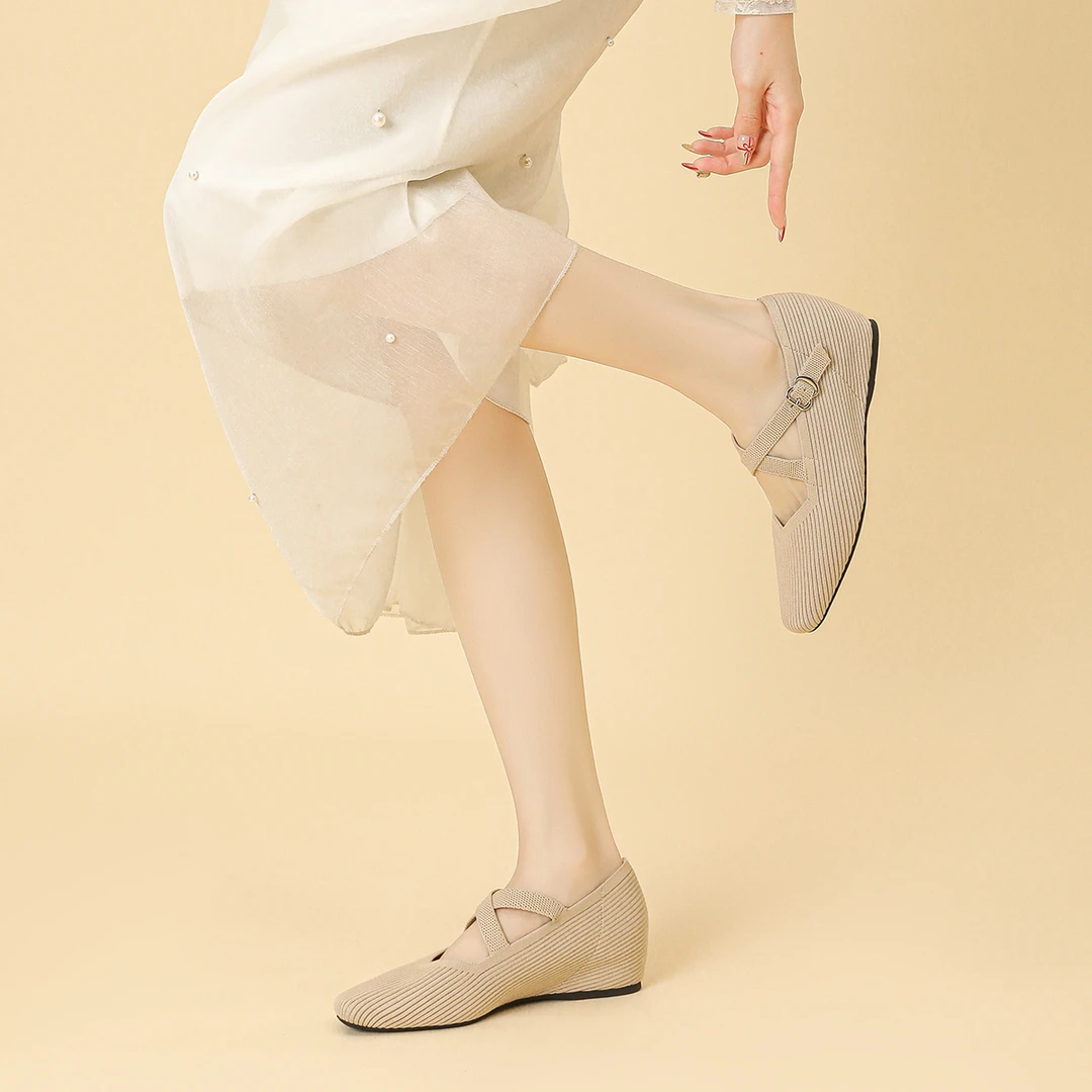 王妃同款坡跟舒适编织单鞋女新款法式方头浅口交叉扣带针织坡跟鞋