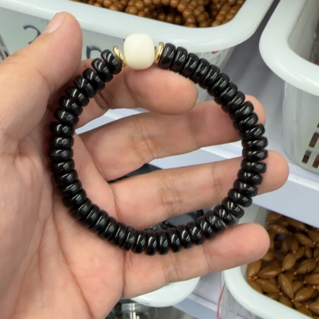 白玉菩提吊坠黑色335