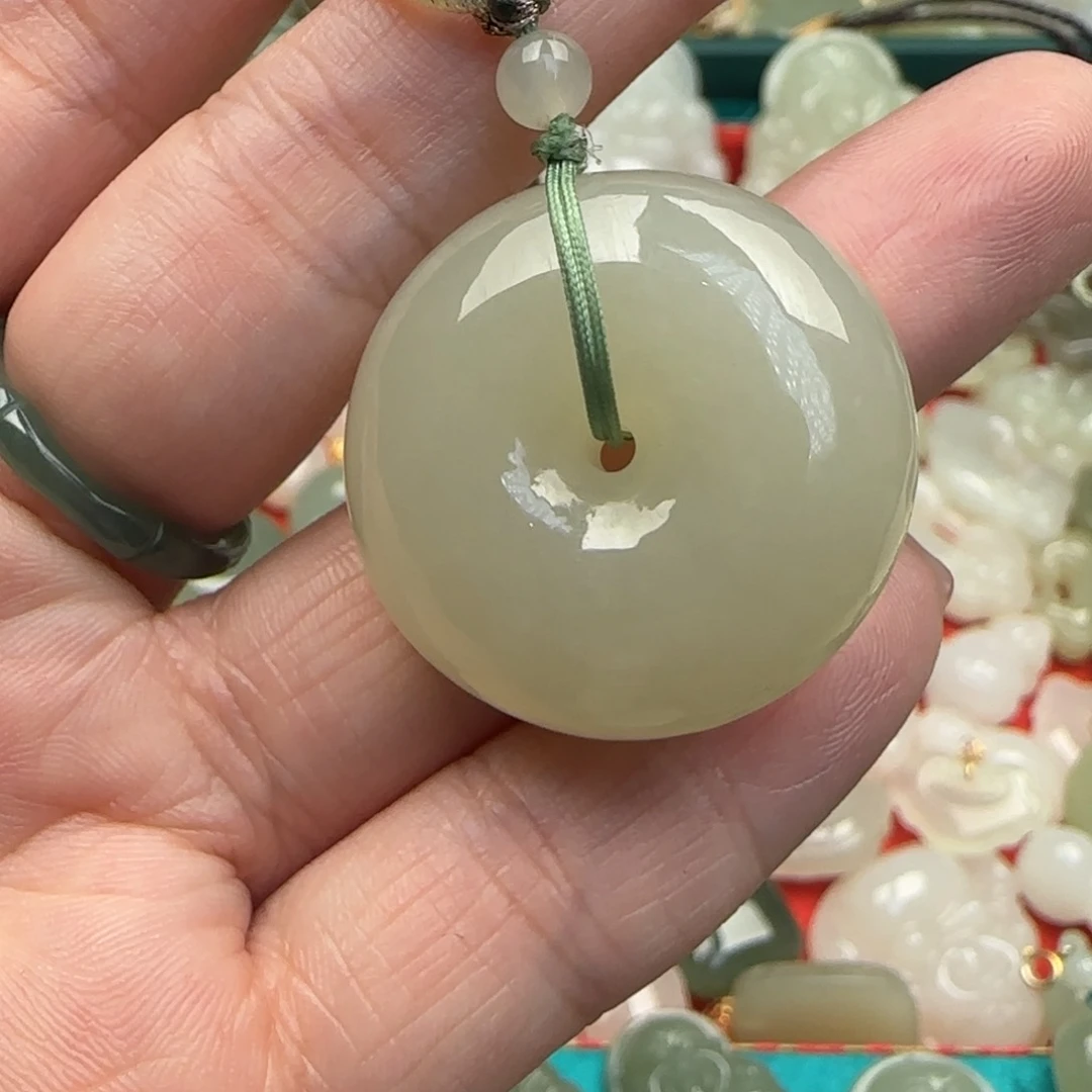 和田玉颈饰未镶嵌冷**沐