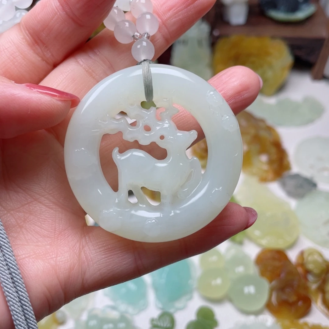 蛇纹石玉颈饰未镶嵌