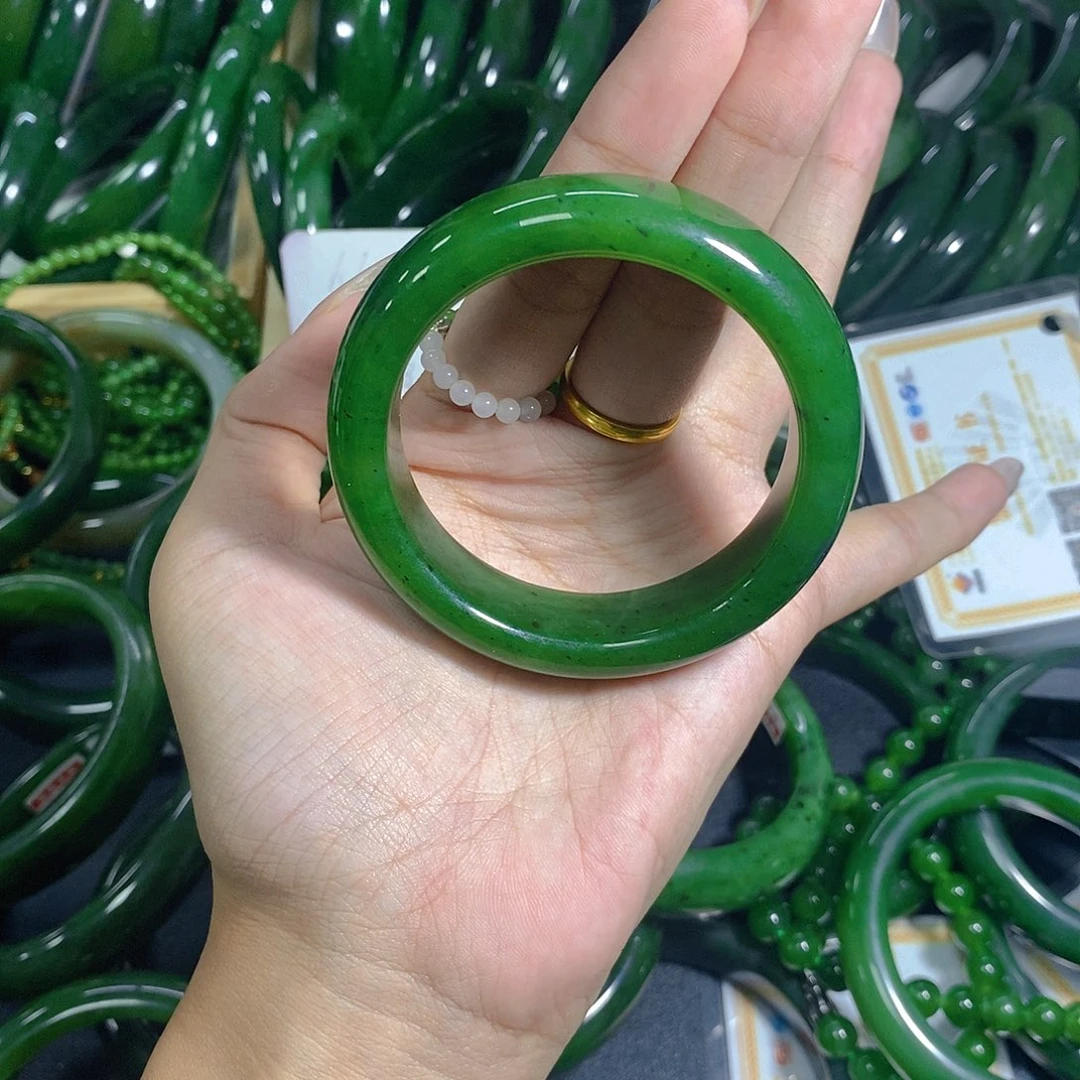 刘***琉未镶嵌手链和田玉（糖玉）