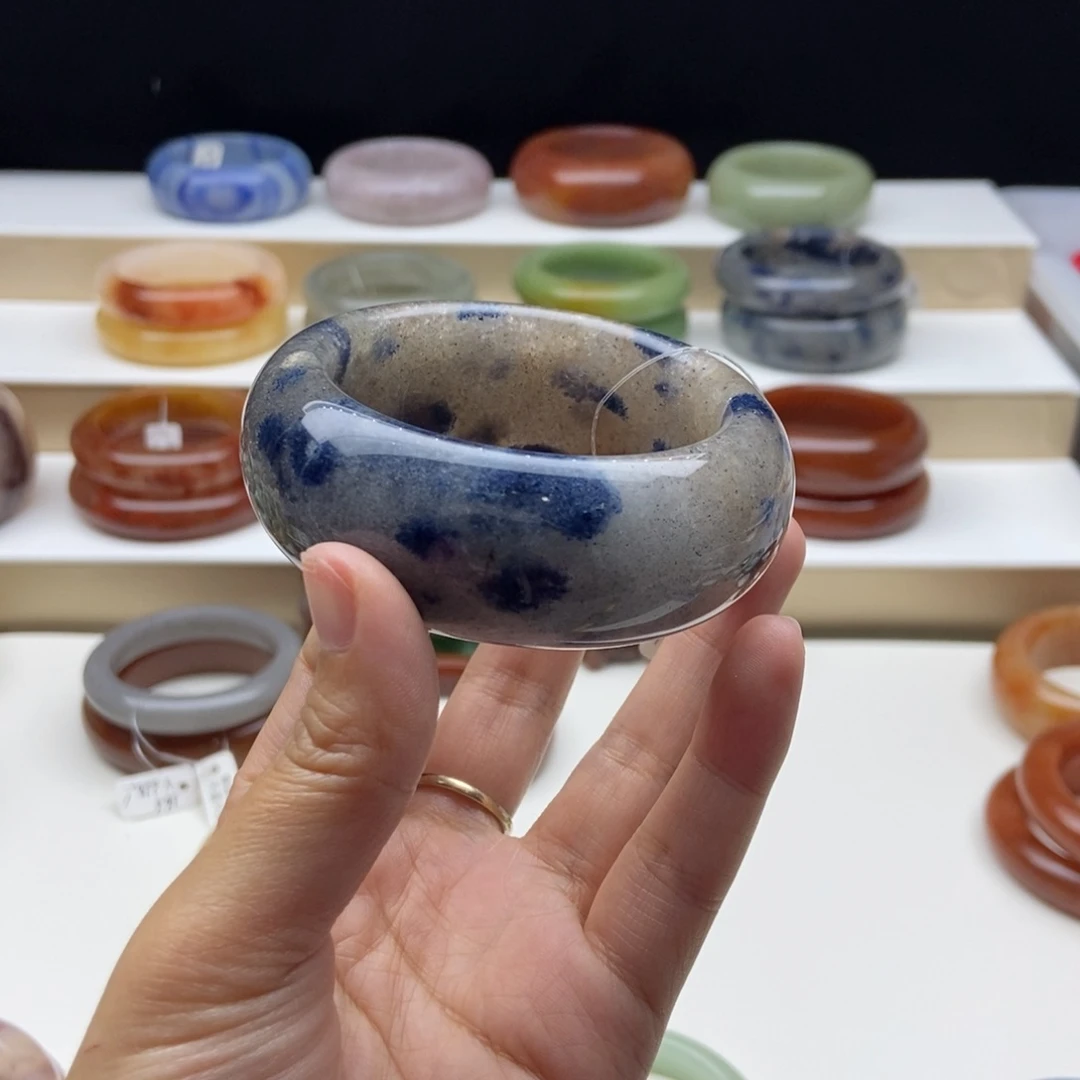 石英质玉手镯未镶嵌好**芦