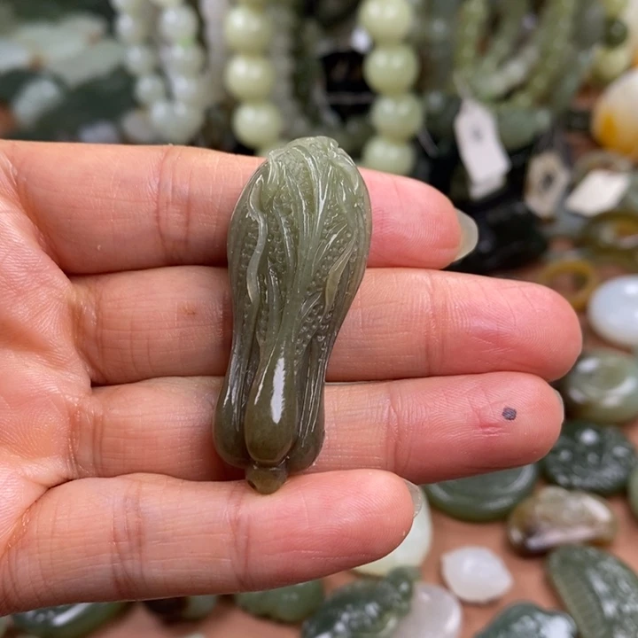 和田玉未镶嵌颈饰予