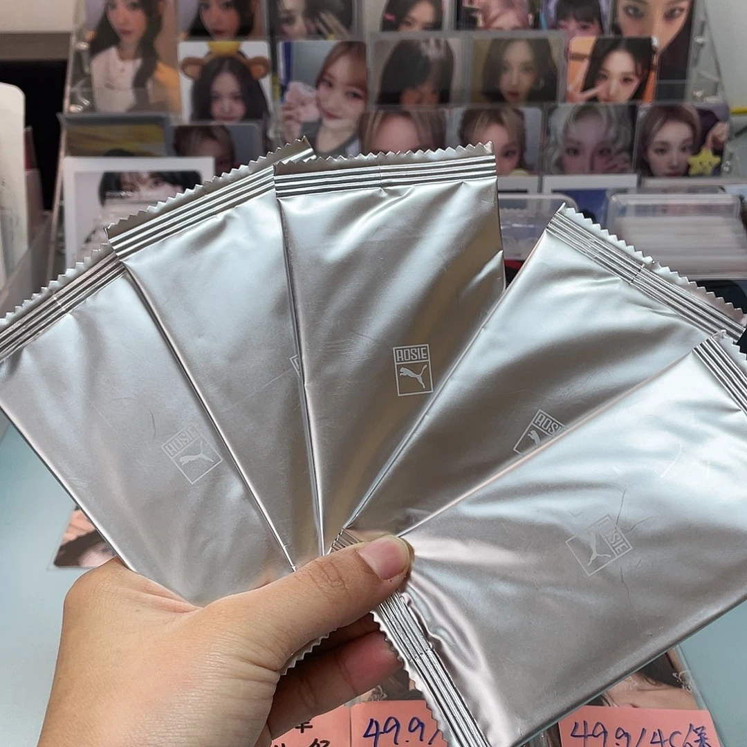 肉肉随机卡一包未拆