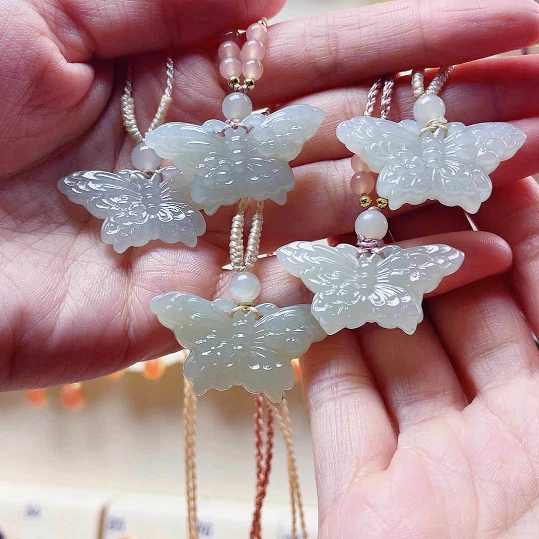 和田玉未镶嵌吊坠(赠链)