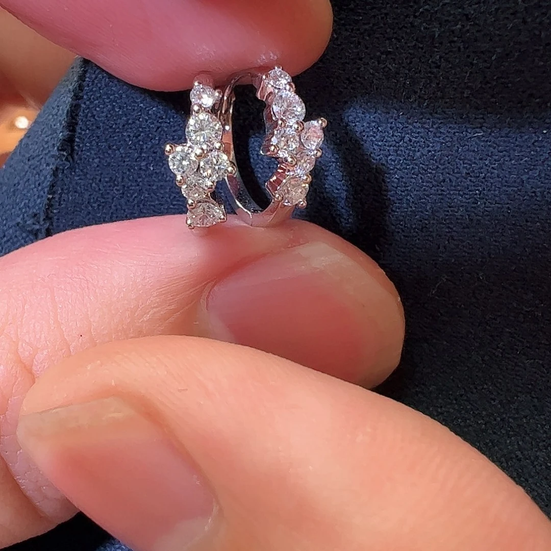 钻石耳饰18K金镶嵌碎冰冰耳扣一对10mm