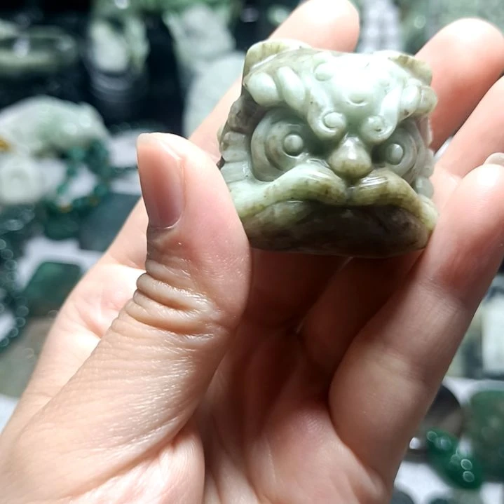 独山玉未镶嵌把件