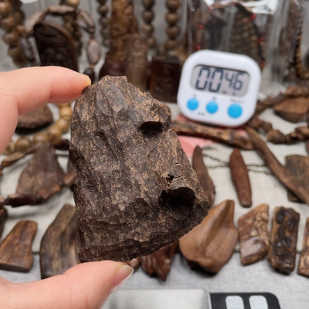 沉香碎屑沉香海南九分5.8+