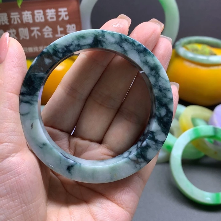 用***0定制翡翠未镶嵌翡翠手镯