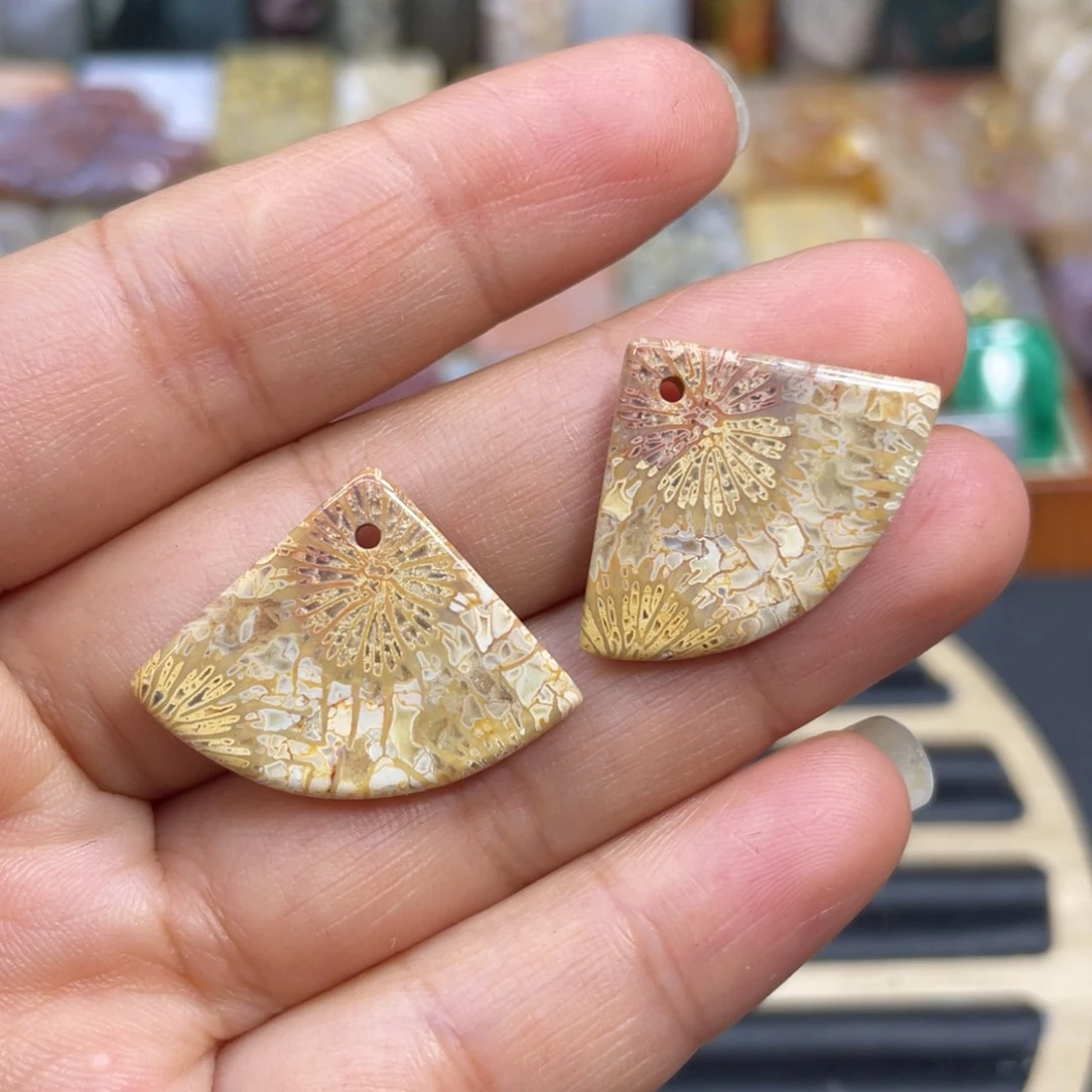 硅化玉未镶嵌颈饰k40