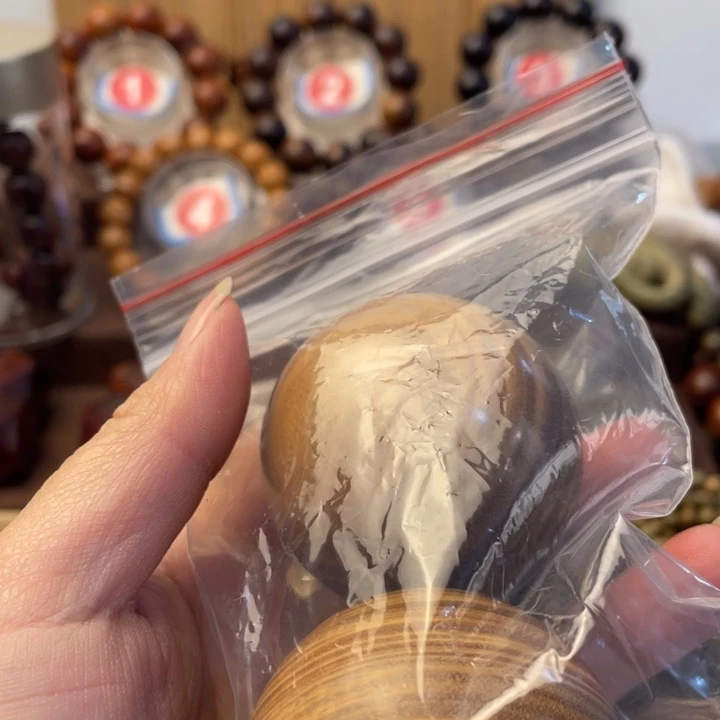 维腊木（绿檀）亦*