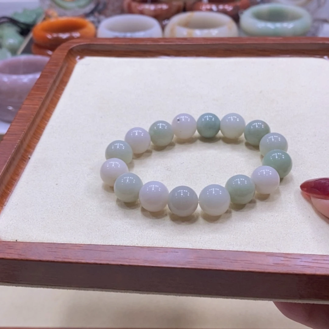 【闪购商品】未镶嵌手镯石英质玉