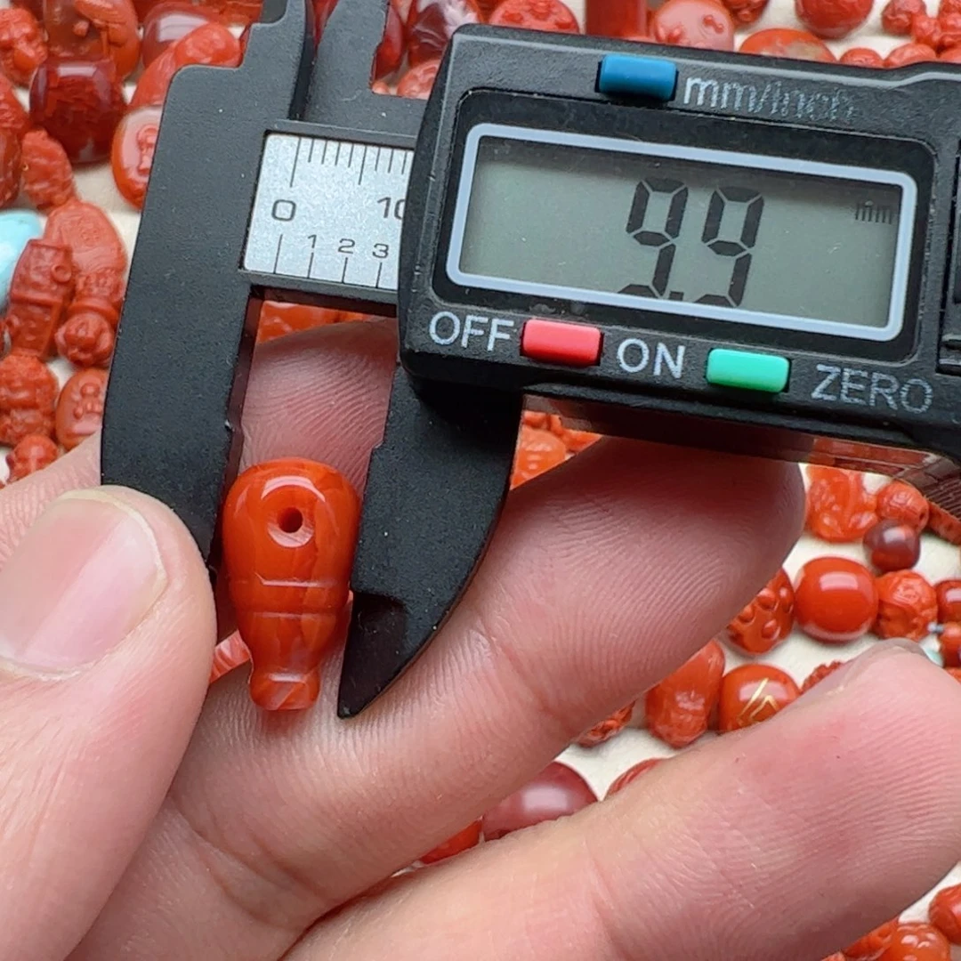 南红玛瑙配饰未镶嵌