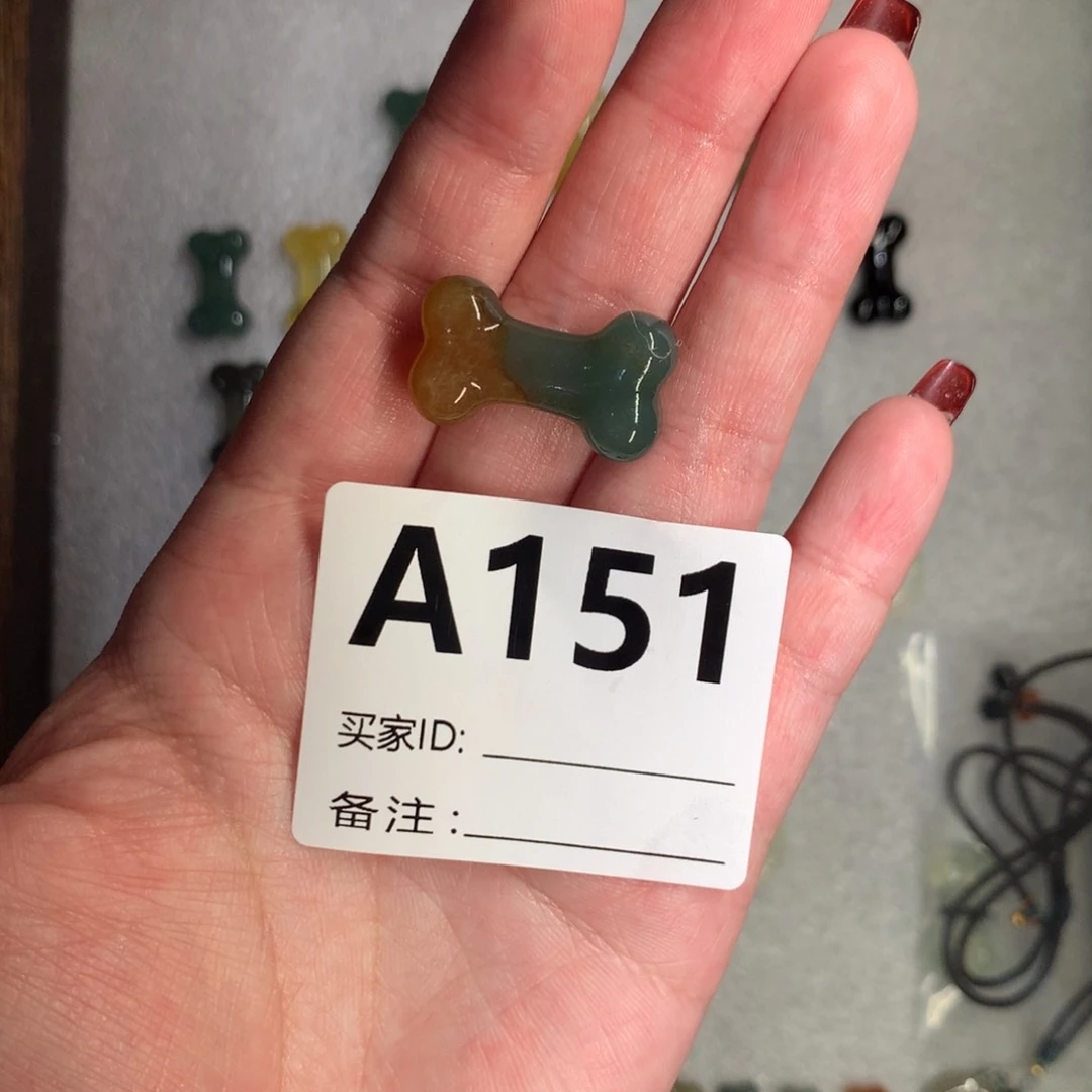 蛇纹石玉颈饰未镶嵌北*。