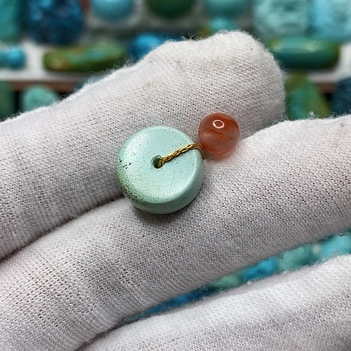 南红玛瑙未镶嵌珠宝奇石