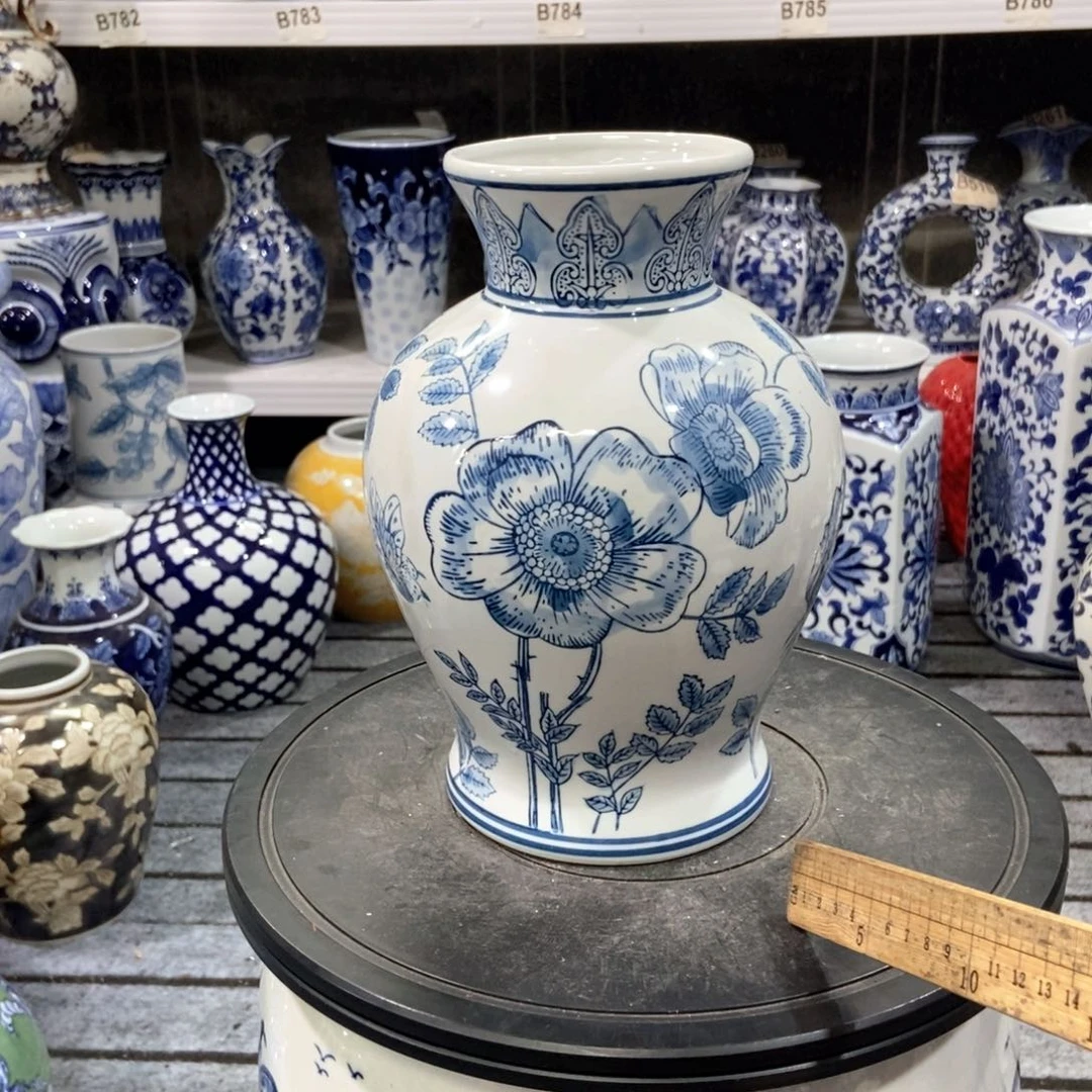 摆件花瓶手绘釉下彩