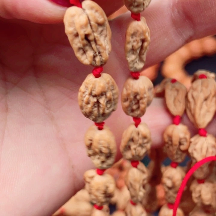 怎***荡文玩核桃手串小蛤膜