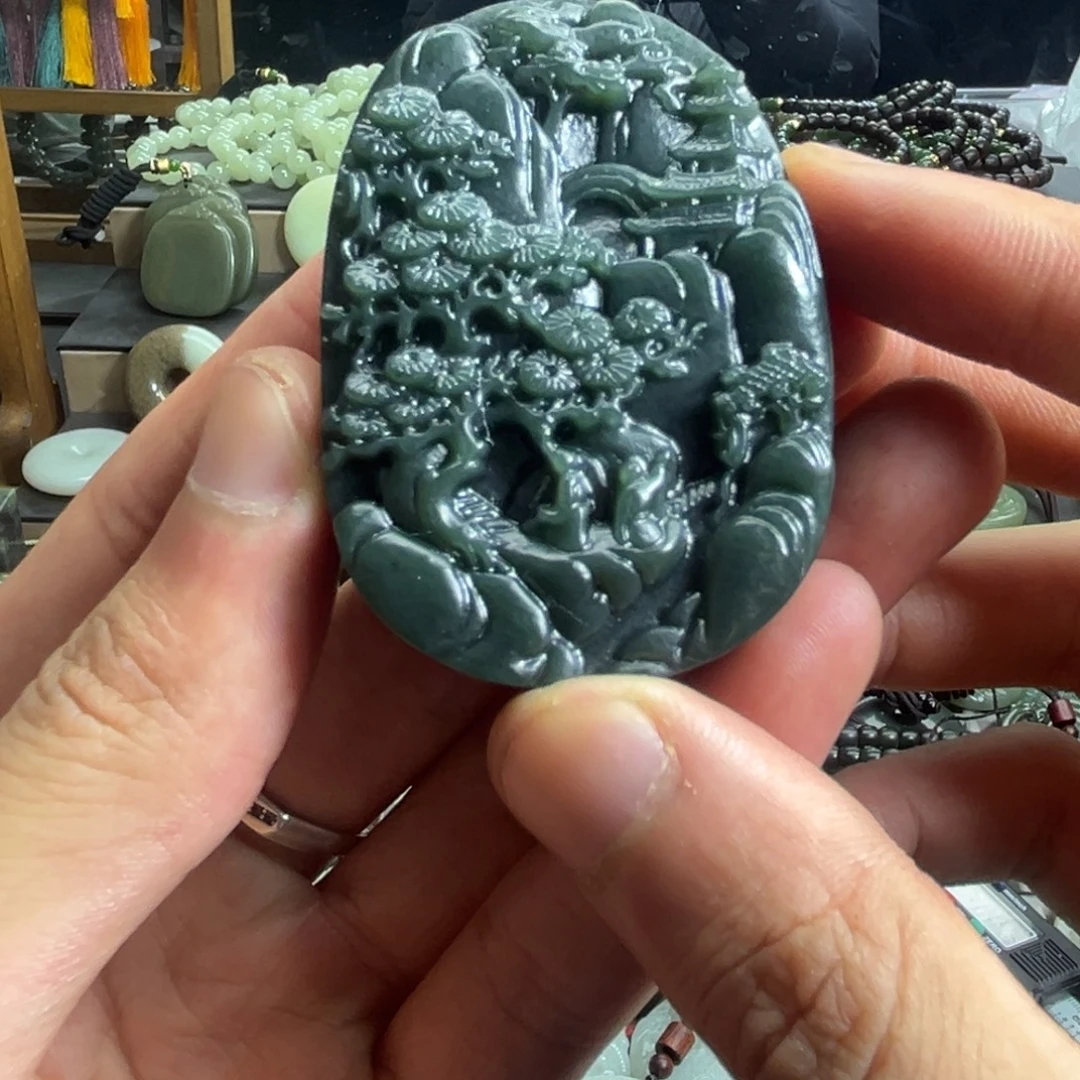 和***尘和田玉未镶嵌颈饰