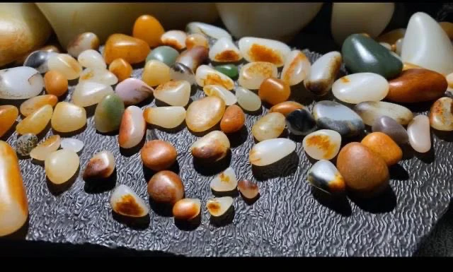 玉龙喀什河新疆手把件籽原石吊坠挂件奇石观赏石盆景石 一单一物