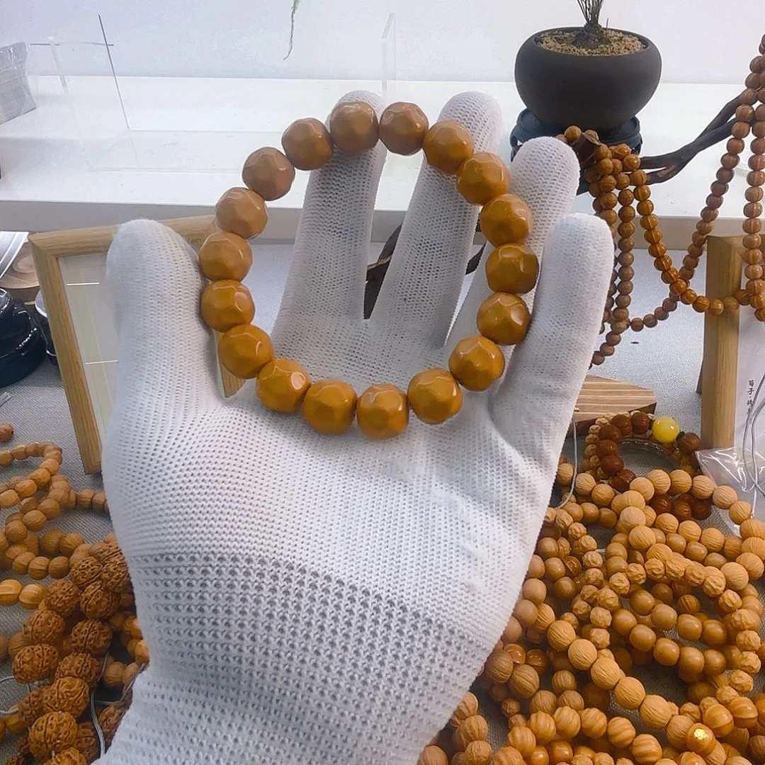 猴头核桃吊坠V****e奶酪猴头手串