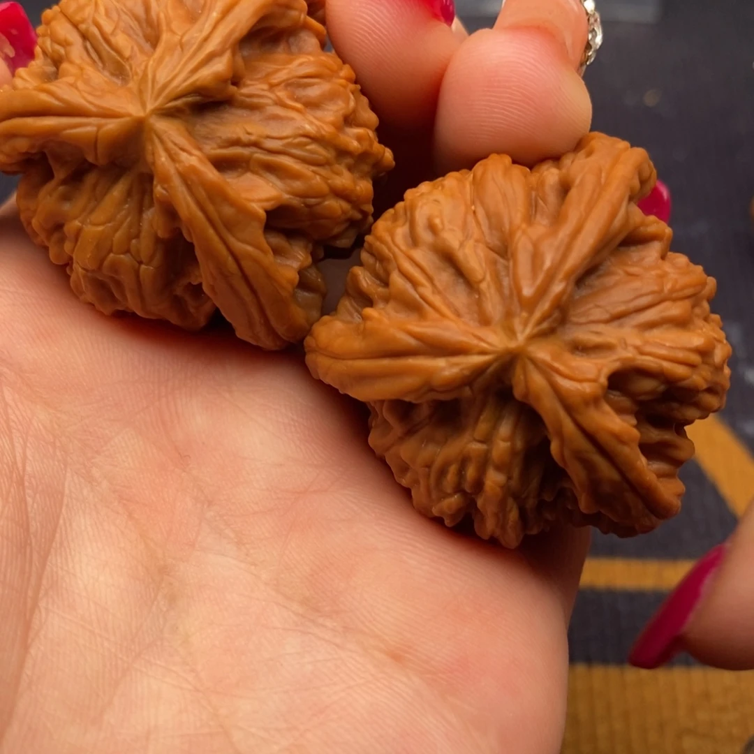 王***1文玩核桃把件白狮子