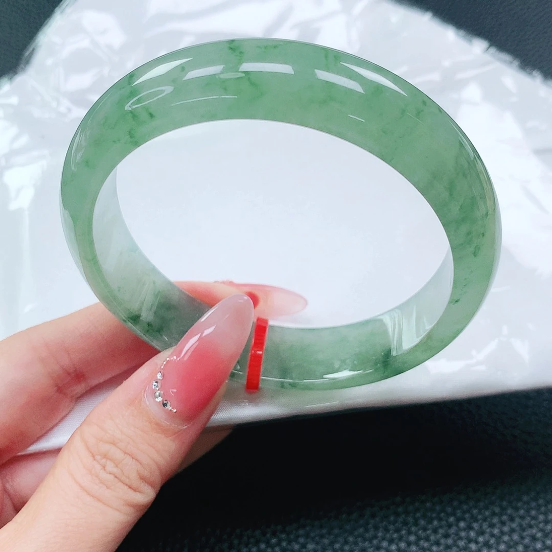 翡翠手镯未镶嵌58圈