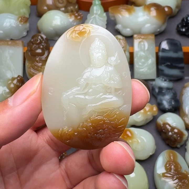 定制和田玉飘糖观音牌未镶嵌S**o