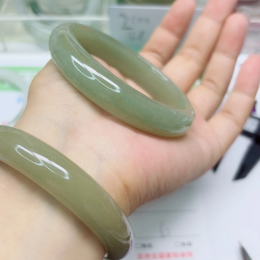 未镶嵌手镯石英质玉129/6059