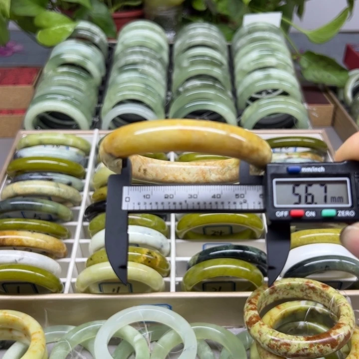 蛇纹石玉未镶嵌手镯23