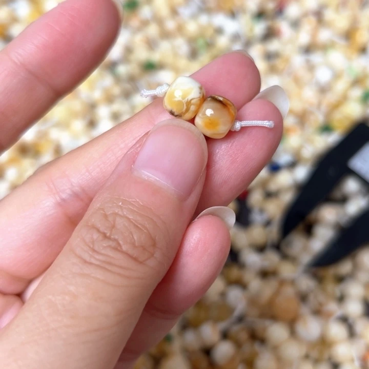 裸石蜜蜡未镶嵌8.1mm一对