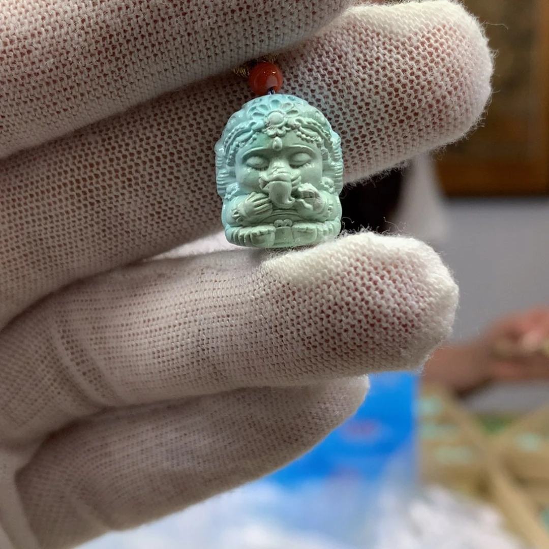 绿松石未镶嵌挂件