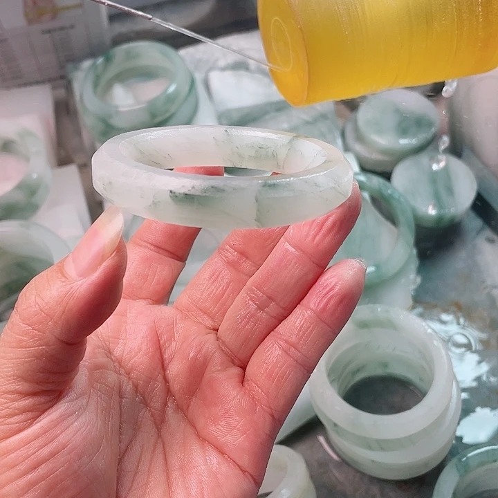 哇***害定制石英质玉（天山翠）