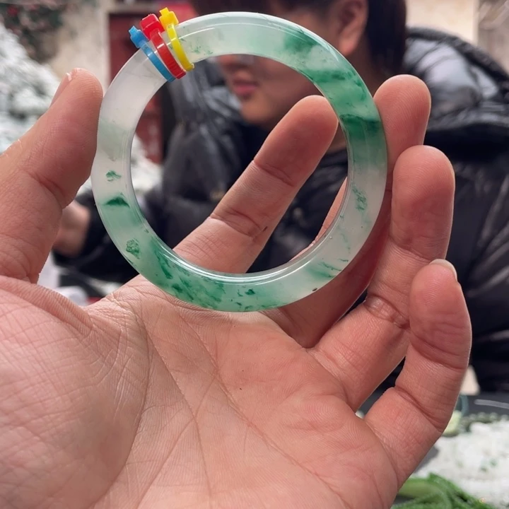 石英质玉手镯未镶嵌洺***巴56