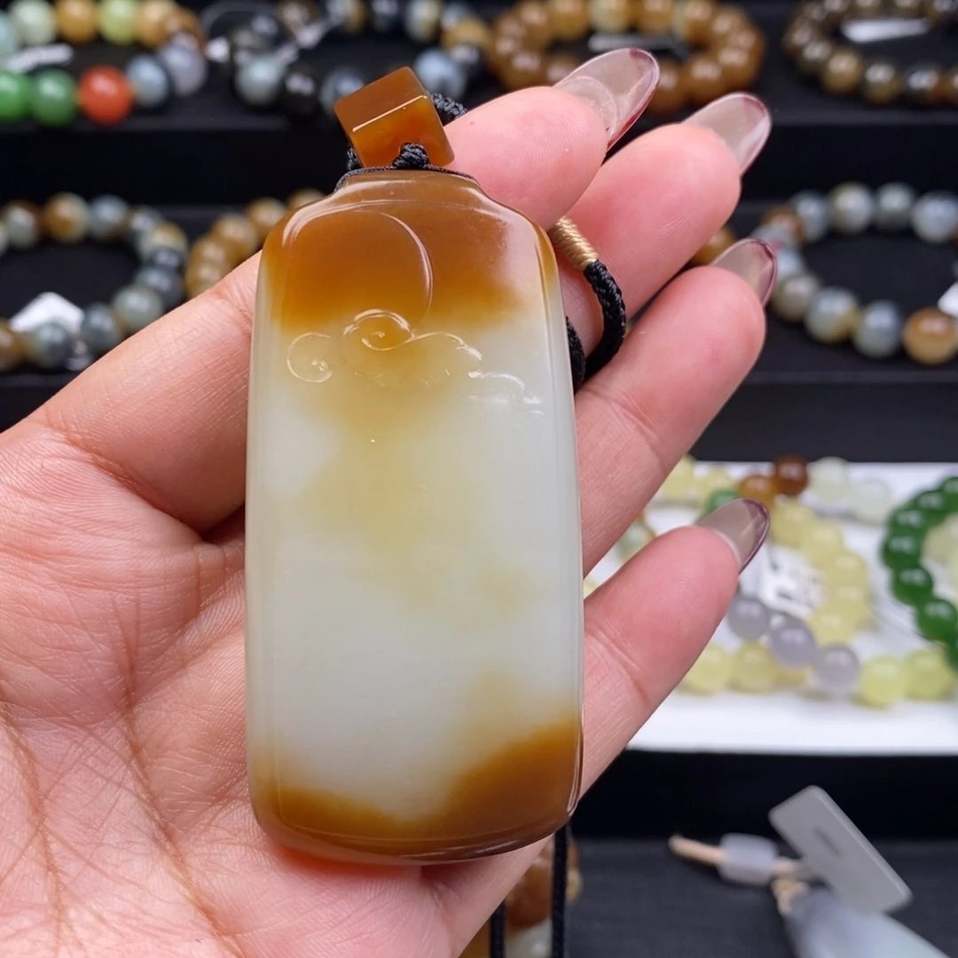 冬***叶和田玉未镶嵌颈饰