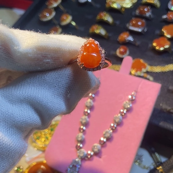 翡翠未镶嵌戒指戒指