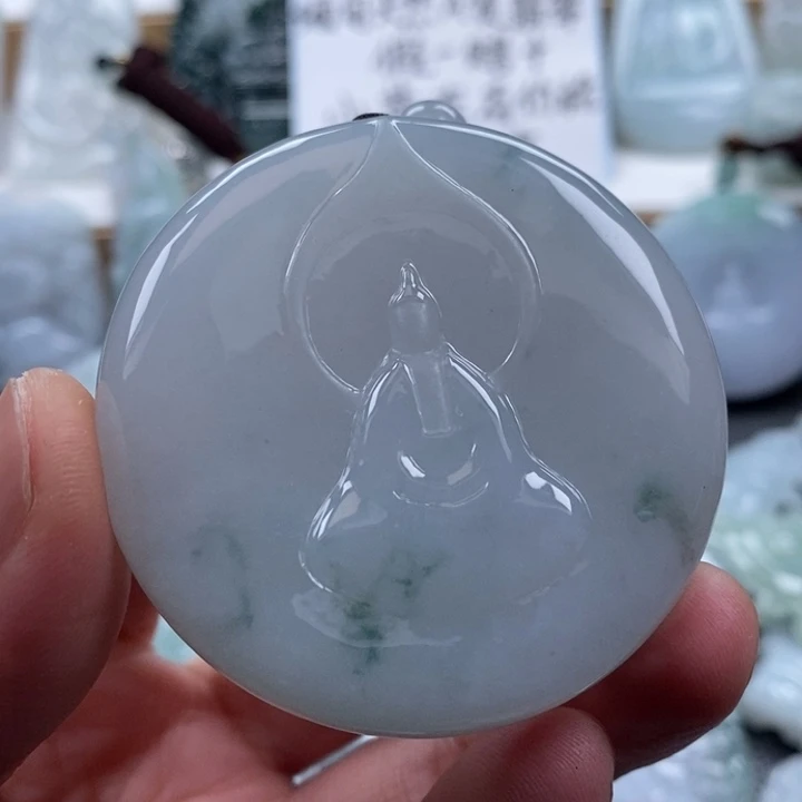 翡翠颈饰未镶嵌翡翠