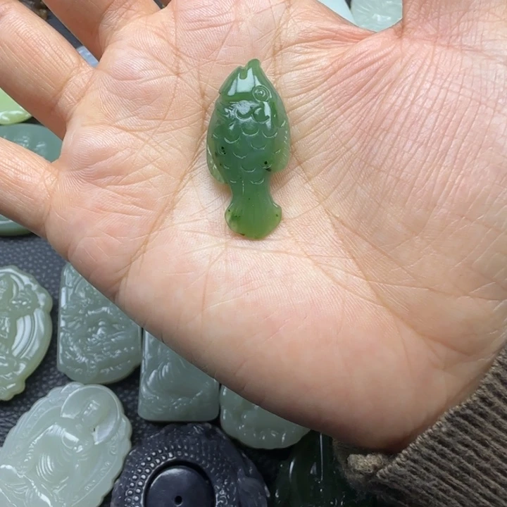 和田玉未镶嵌珠宝奇石