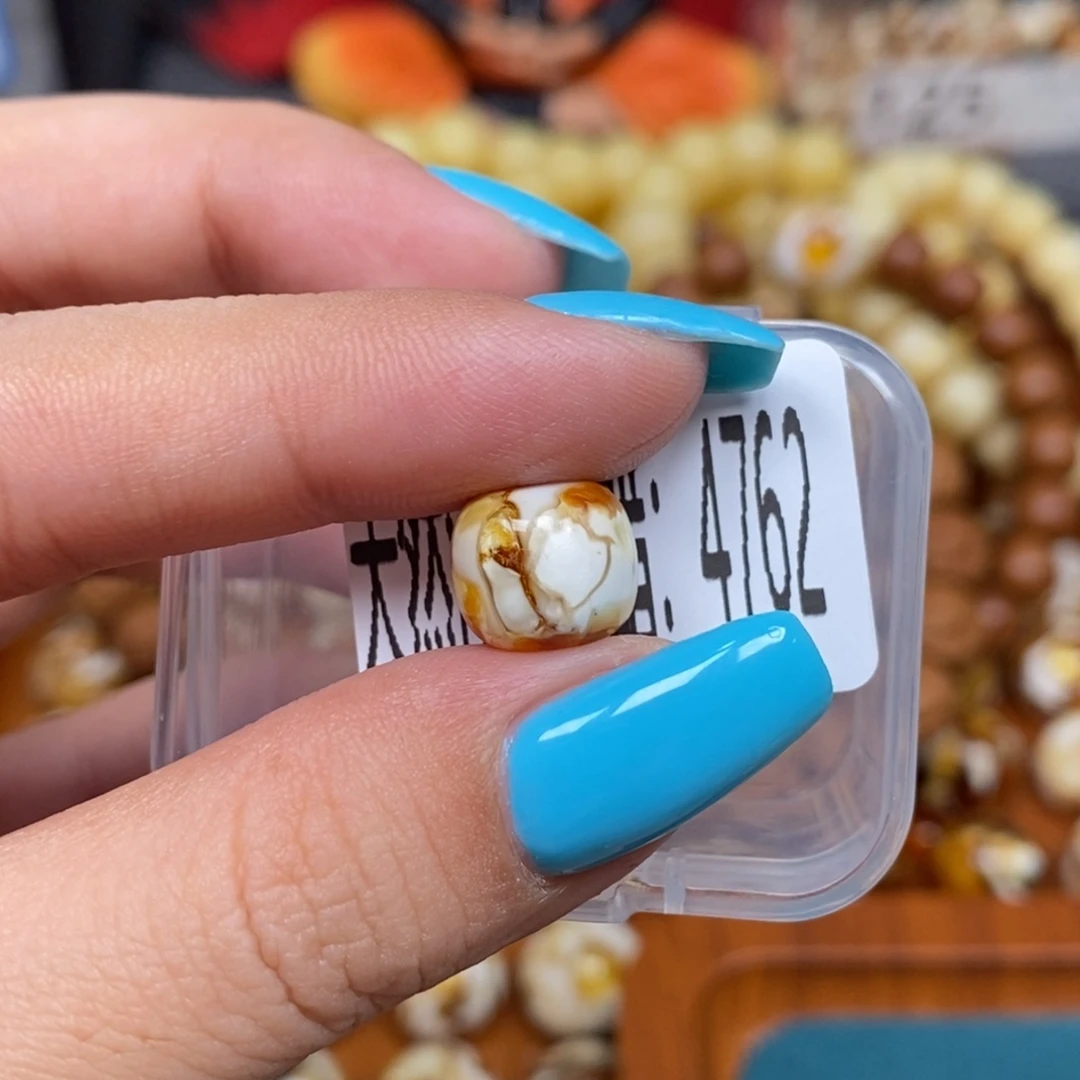 蜜蜡未镶嵌珠宝奇石4762