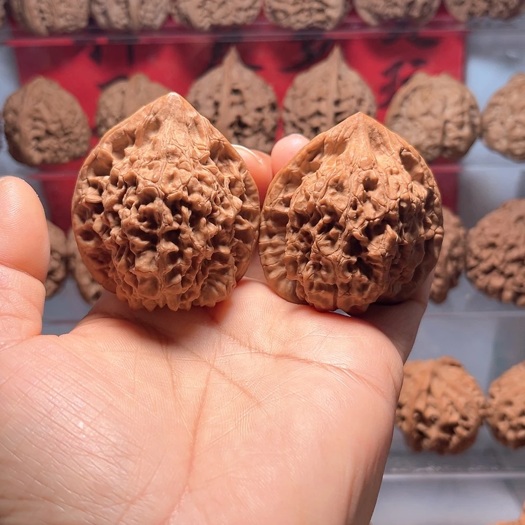 文玩核桃吊坠4.7尺官帽（小尖小修）